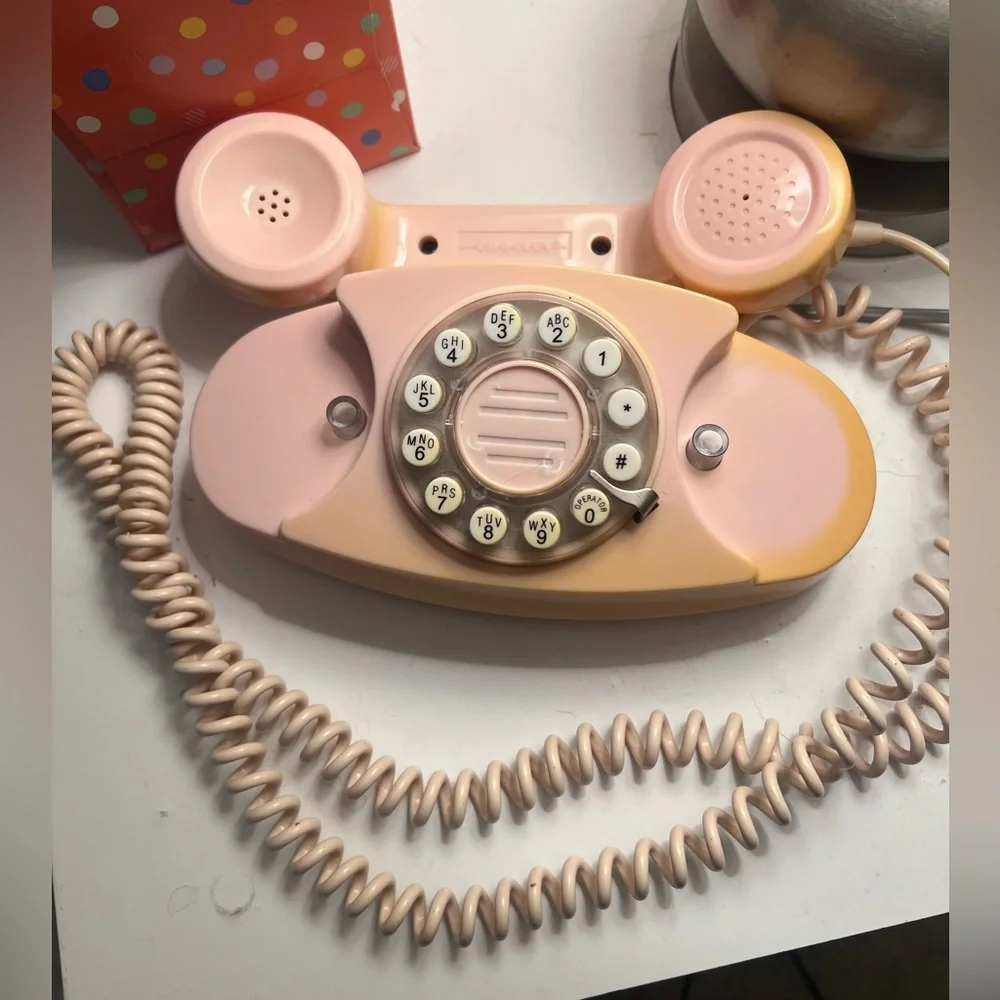 Crosley Retro 2003 Pink Princess Desk Phone - Picture 2 of 5